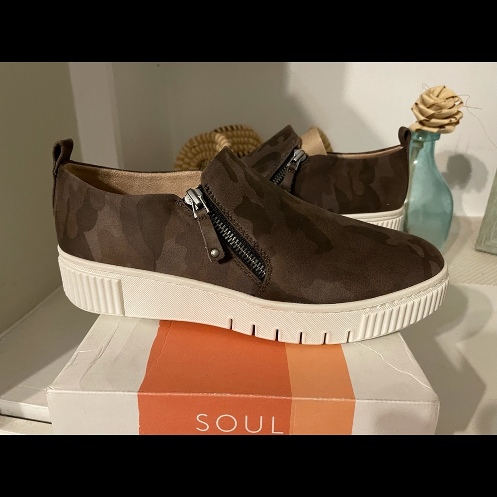 NIB SOUL TURNER SLIP ON SNEAKER 9W Dark Gray Camo Naturalizer